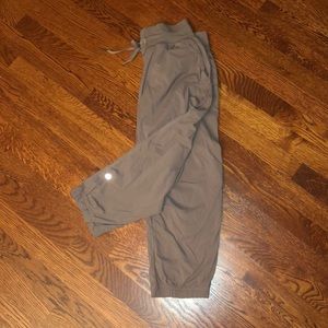 Lululemon Cropped Joggers
